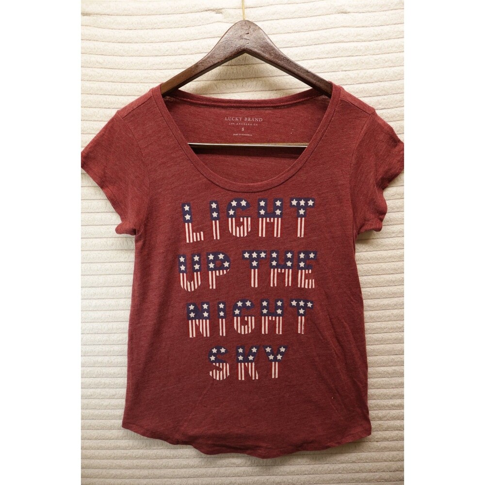 Lucky Brand Women's Graphic Tee LIGHT UP THE NIGHT SKY American Flag Red S Small